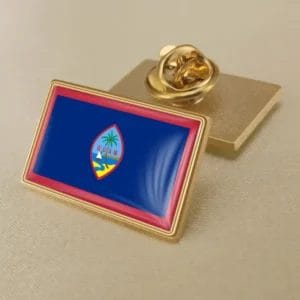 Drapeau de Guam sur une épingle en or, représentant la République de Guam, disponible auprès de Wholesales Guam Flag Pins.
