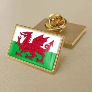 Épingle de revers pour le drapeau du pays de Galles aux couleurs éclatantes, parfaite pour afficher sa fierté nationale. Idéal pour la distribution en gros.