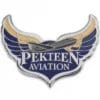 Pin de esmalte personalizado con alas de piloto con diseño de mirilla, perfecto para entusiastas de la aviación y coleccionistas.
