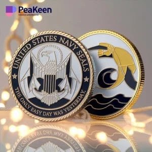 عملة التحدي الخاصة بالبحرية الأمريكية والبحرية الأمريكية التي تحمل ختم الولايات المتحدة، وترمز إلى الشرف والخدمة في القوات المسلحة.